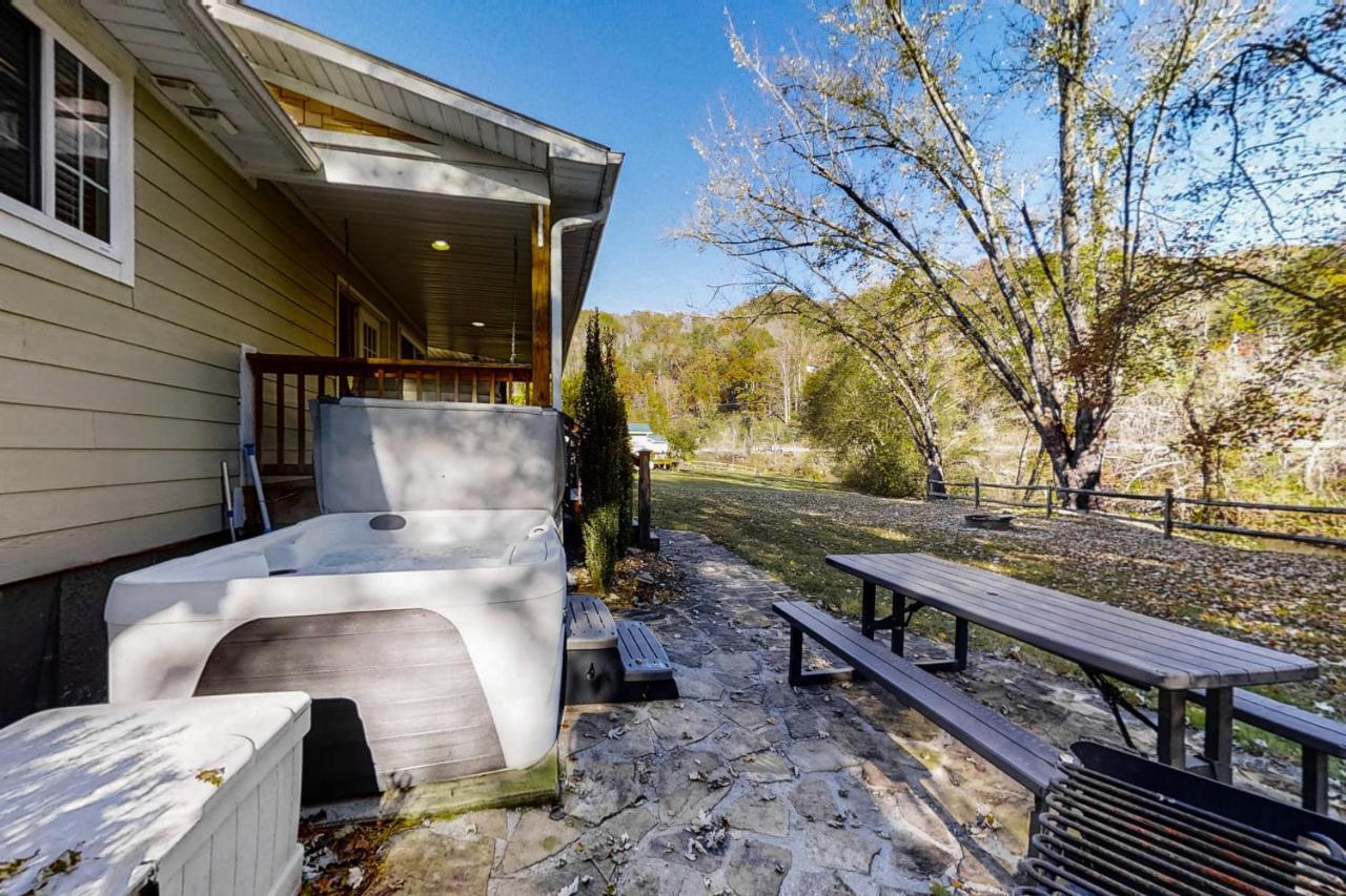 3 Bed 2 Bath Vacation Home In Whittier ภายนอก รูปภาพ