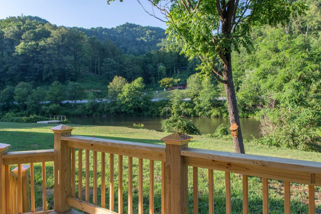 3 Bed 2 Bath Vacation Home In Whittier ภายนอก รูปภาพ